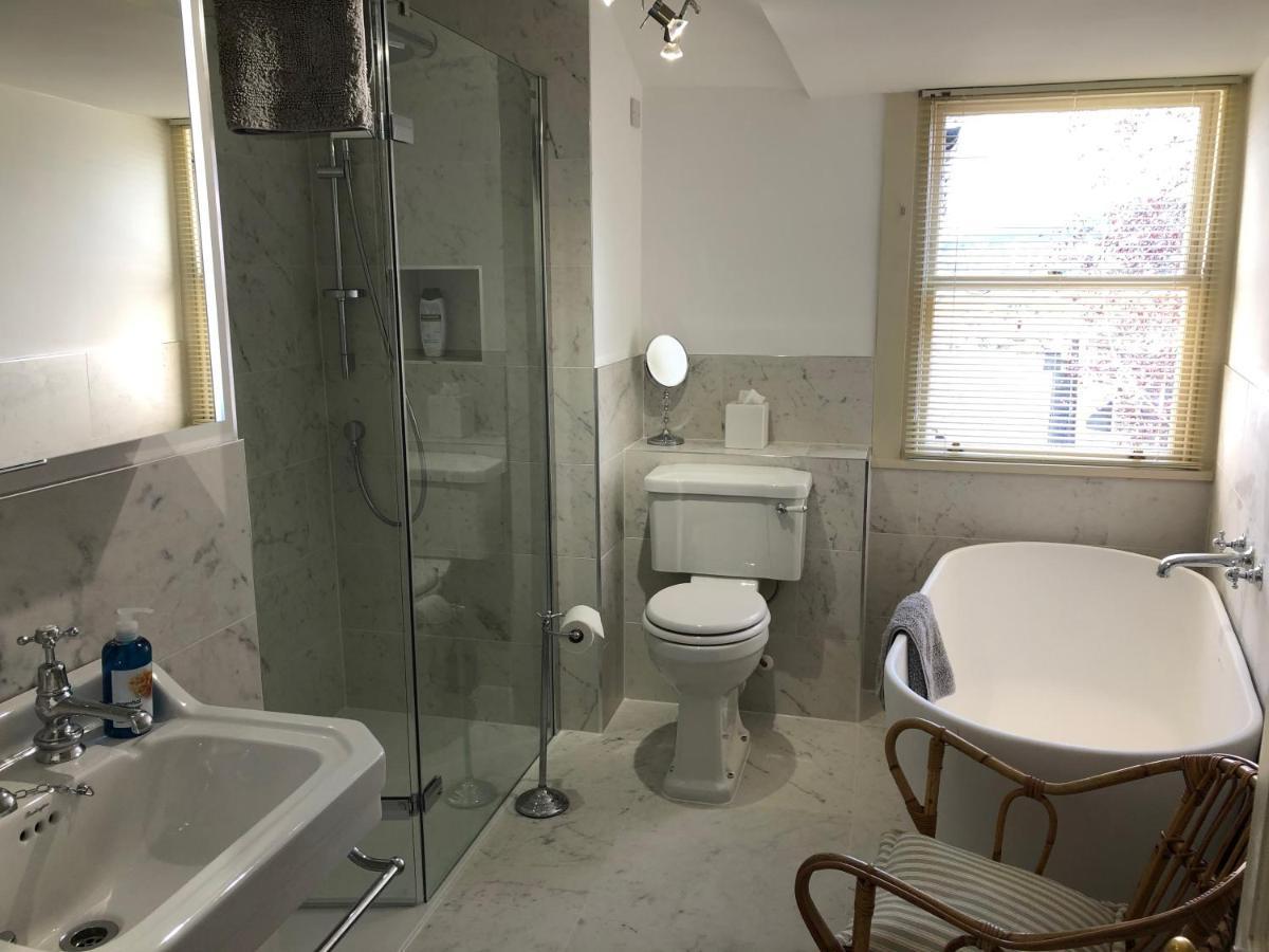 Lauras Townhouse Apartments Lansdown Slope Townhouse Bath Exterior photo